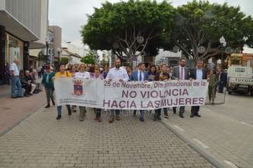 Telde protesta en silencio contra la violencia machista (Foto TA y Francisco Javier Santana)